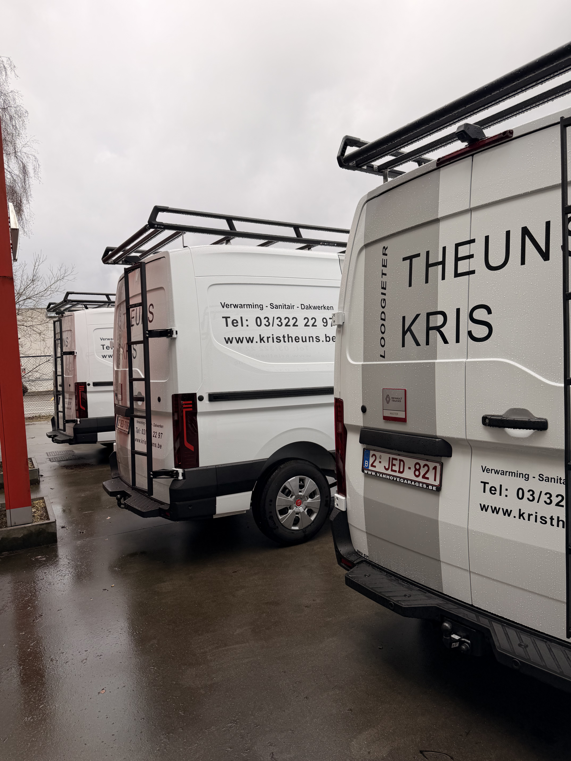 Vakman van het familiebedrijf Kris Theuns aan het werk